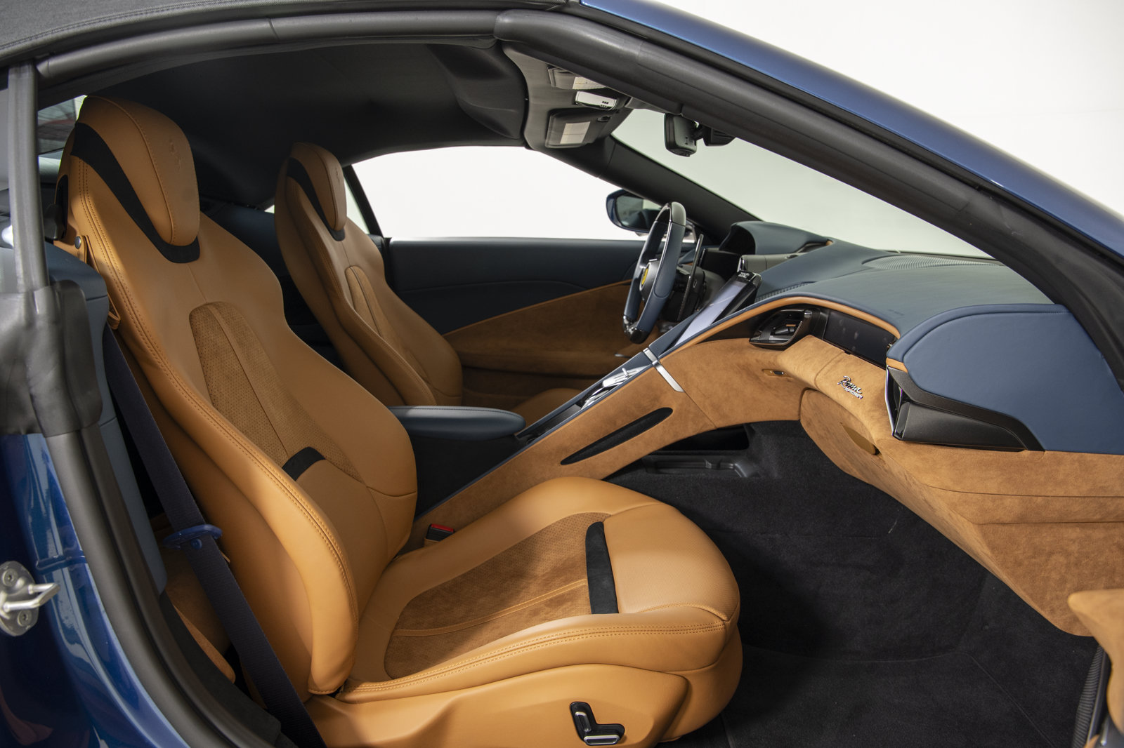 Certified 2025 Ferrari Roma Spider RWD image 14