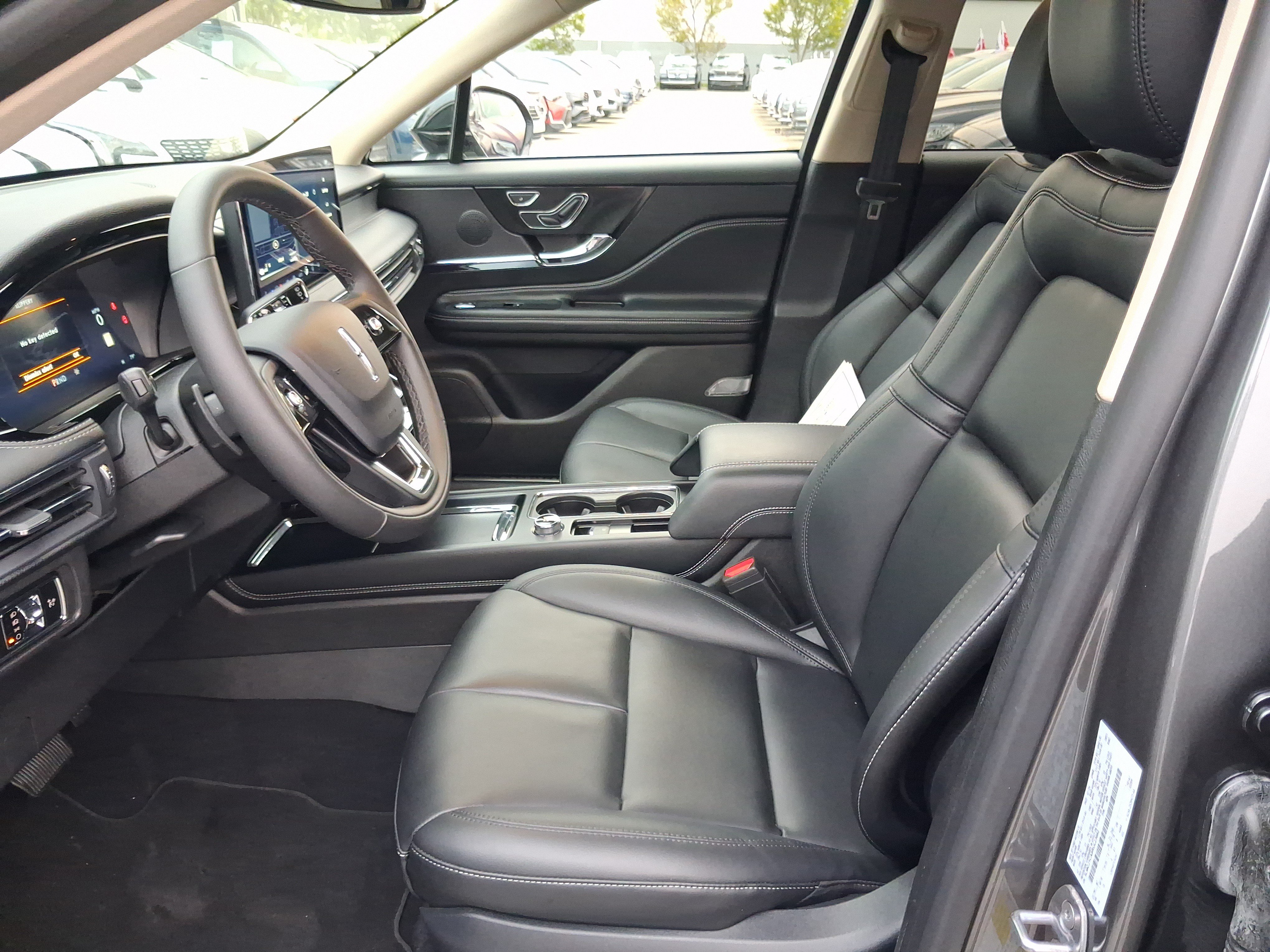 Certified 2024 Lincoln Corsair FWD image 12