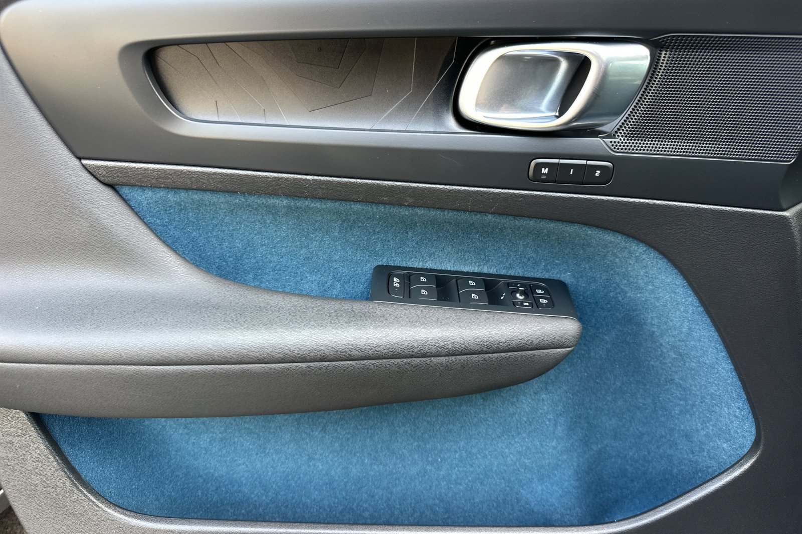 Certified 2023 Volvo C40 P8 Recharge Plus AWD/4WD image 11