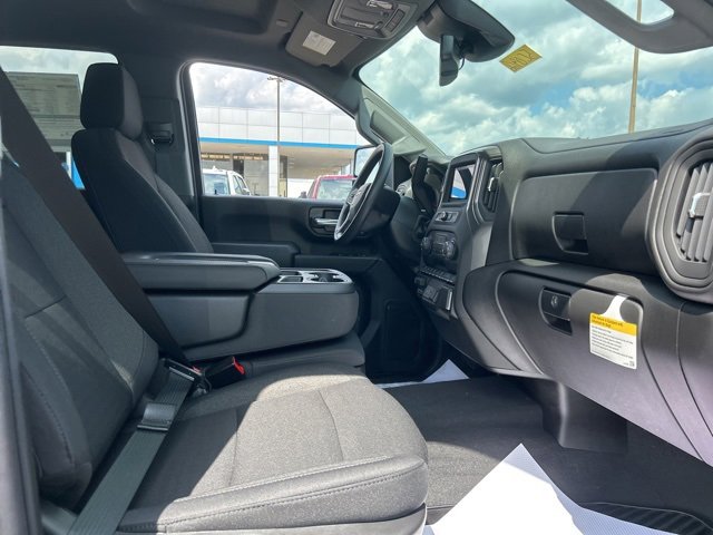 New 2025 Chevrolet Silverado 2500 Custom w/ Custom Value Package image 31