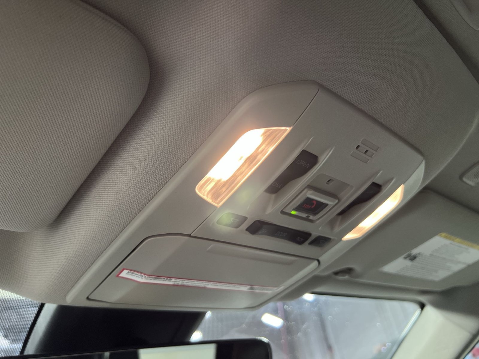 Used 2023 Toyota Highlander XLE FWD image 33