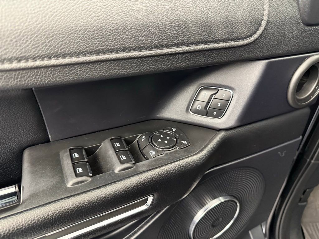 Used 2020 Ford Expedition XLT w/ Equipment Group 202A AWD/4WD image 23