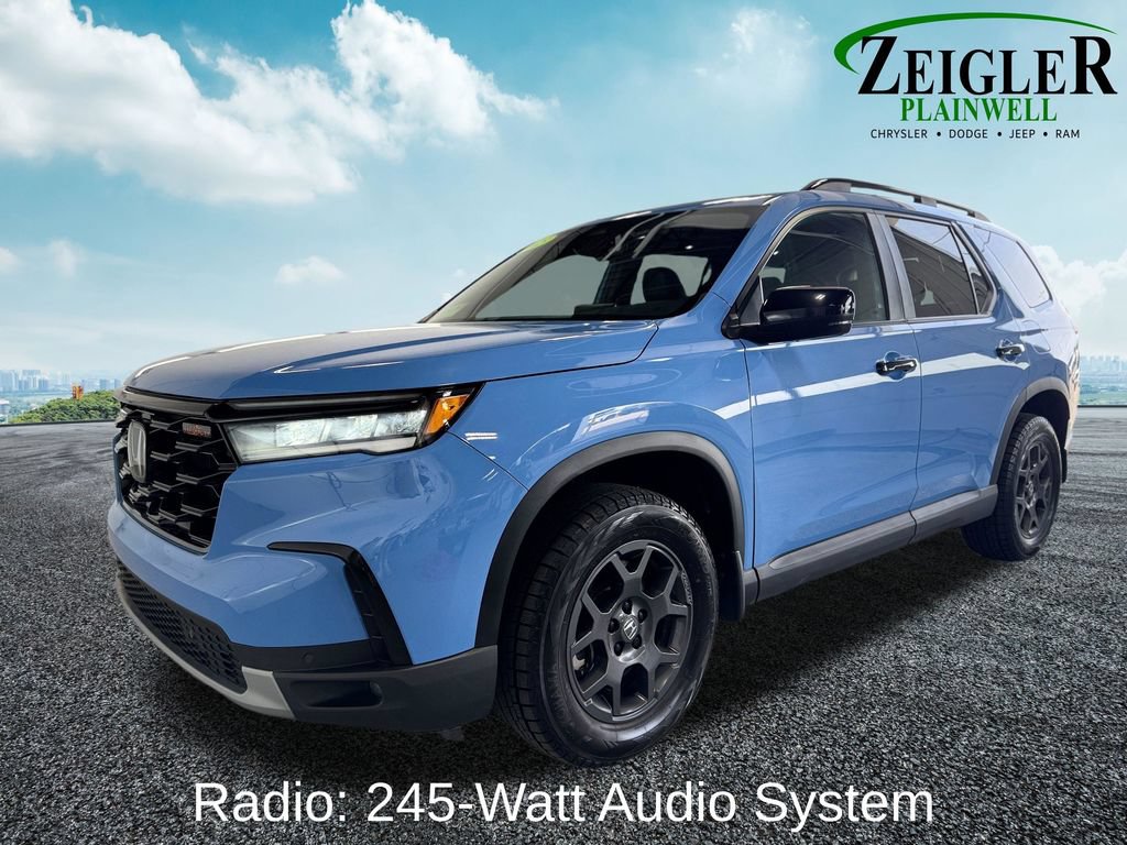 Used 2023 Honda Pilot TrailSport image 2