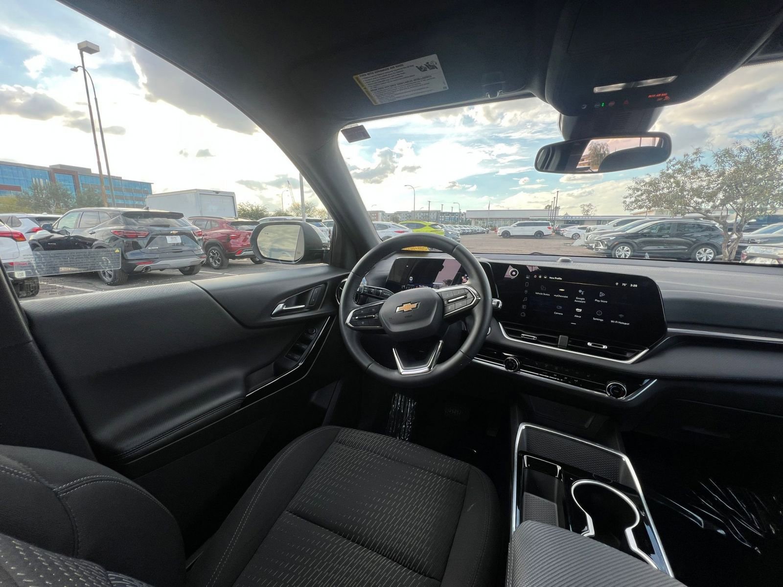 Used 2025 Chevrolet Equinox LT image 34