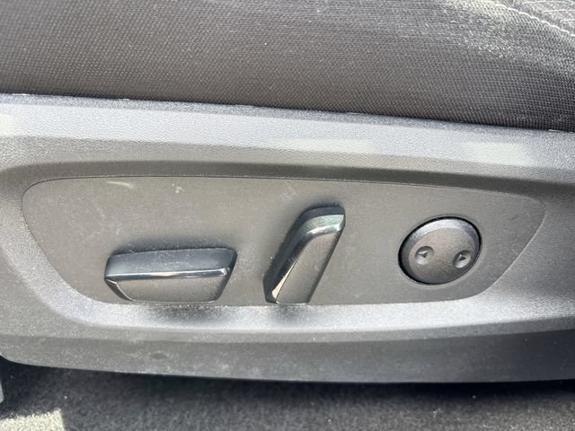 Used 2025 Nissan Pathfinder SV FWD image 12