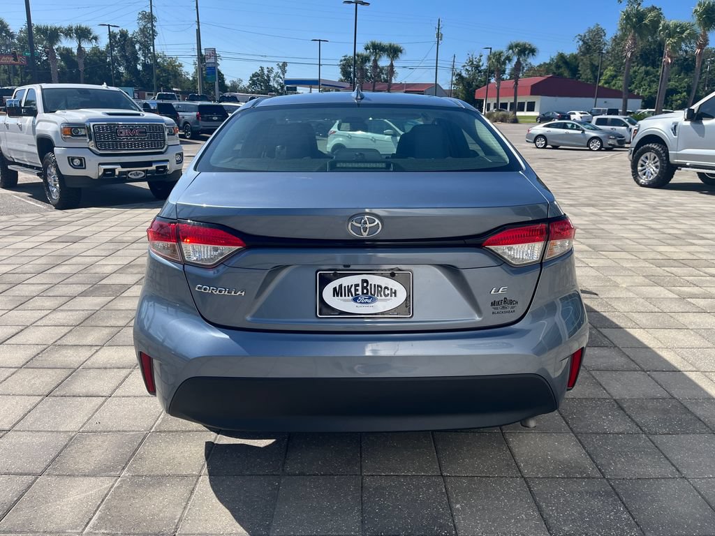 Used 2024 Toyota Corolla LE w/ LE Convenience Package FWD image 5