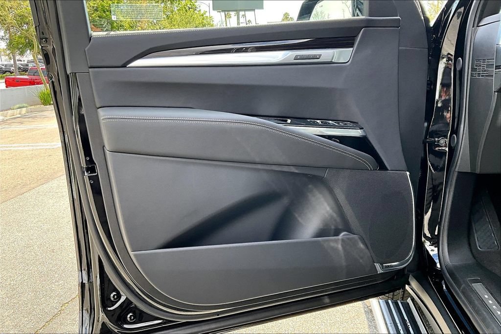New 2026 Cadillac Escalade Luxury w/ LPO, Floor Liner Package AWD/4WD image 11