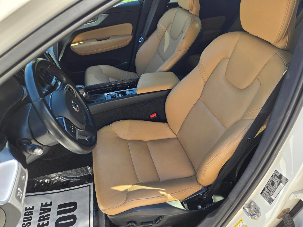 Used 2020 Volvo XC60 T5 Momentum image 14