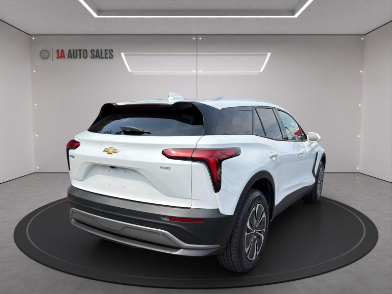 Used 2024 Chevrolet Blazer EV AWD LT w/ 2LT image 5