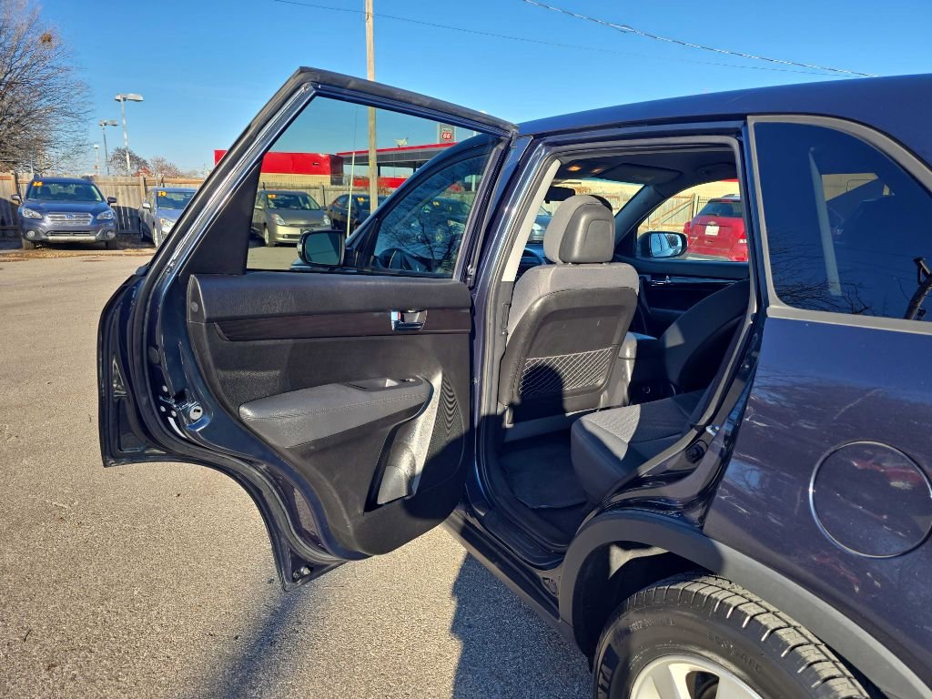 Used 2013 Kia Sorento LX image 22