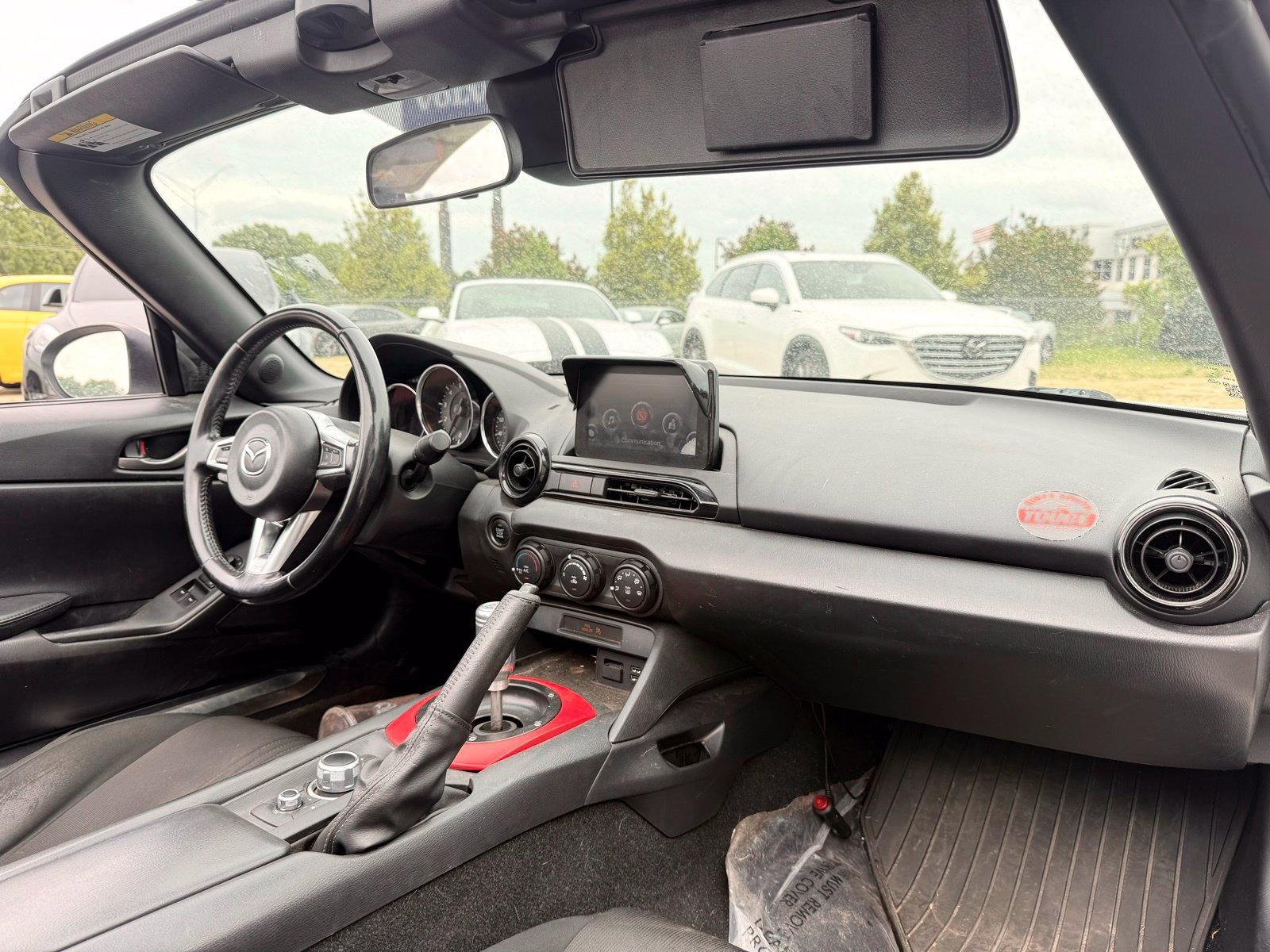Used 2020 MAZDA MX-5 Miata Sport RWD image 31
