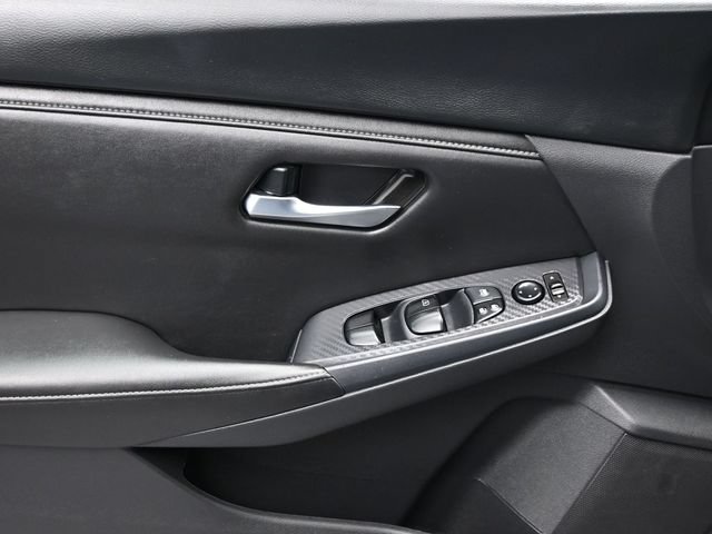 Used 2024 Nissan Sentra SV FWD image 12