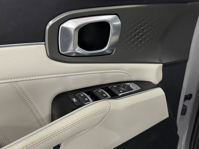 Used 2023 Kia Sorento SX image 12