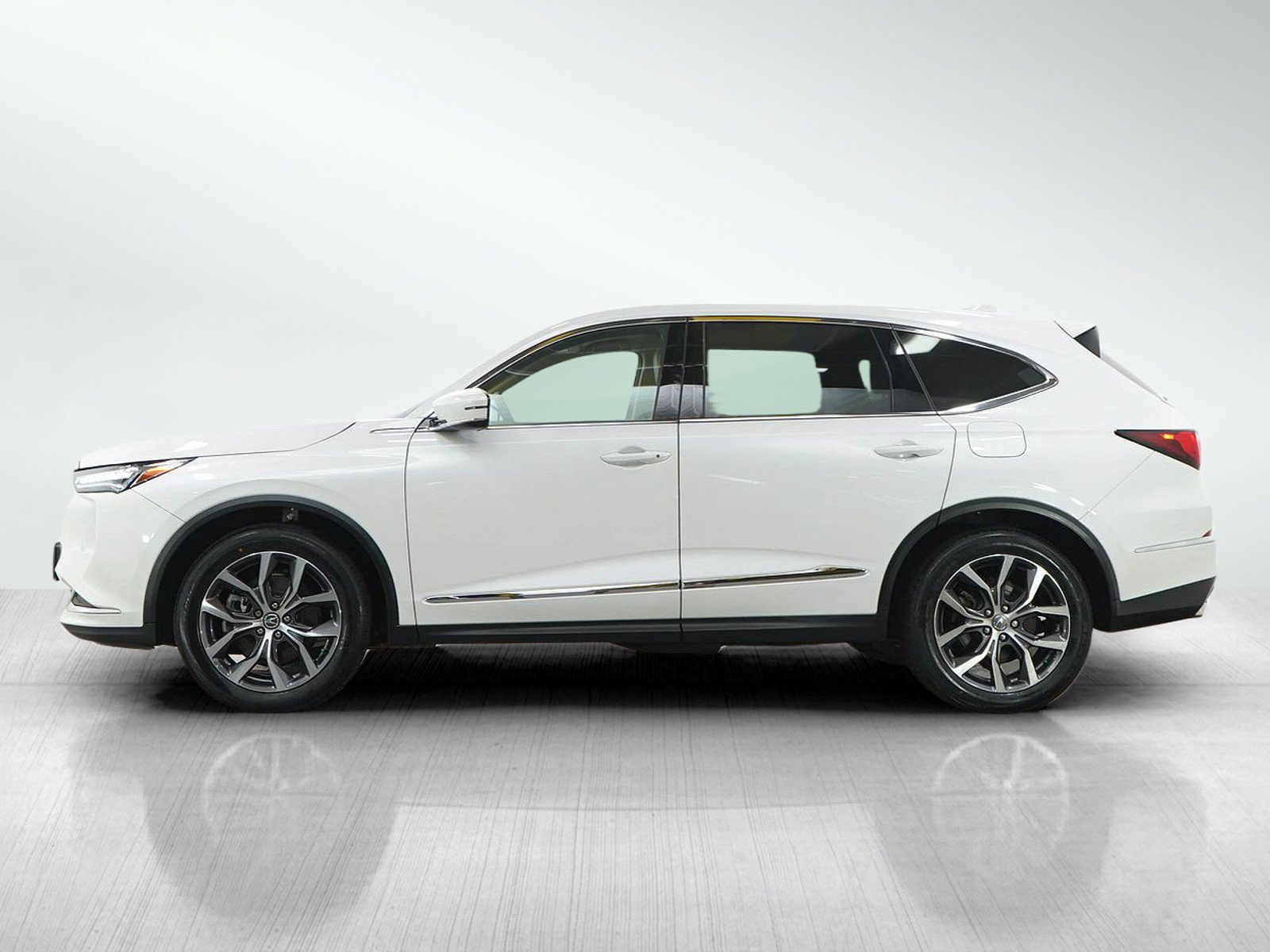 Used 2024 Acura MDX w/ Technology Package AWD/4WD image 2