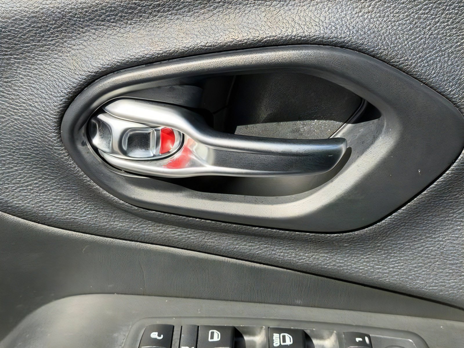 Used 2019 Jeep Cherokee Trailhawk w/ Comfort/Convenience Group image 18