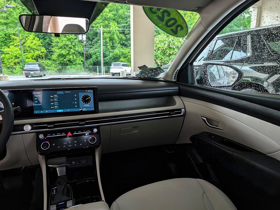 Used 2025 Hyundai Tucson SEL FWD image 12