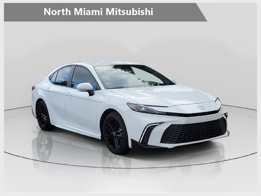 Used 2026 Toyota Camry SE FWD image 1