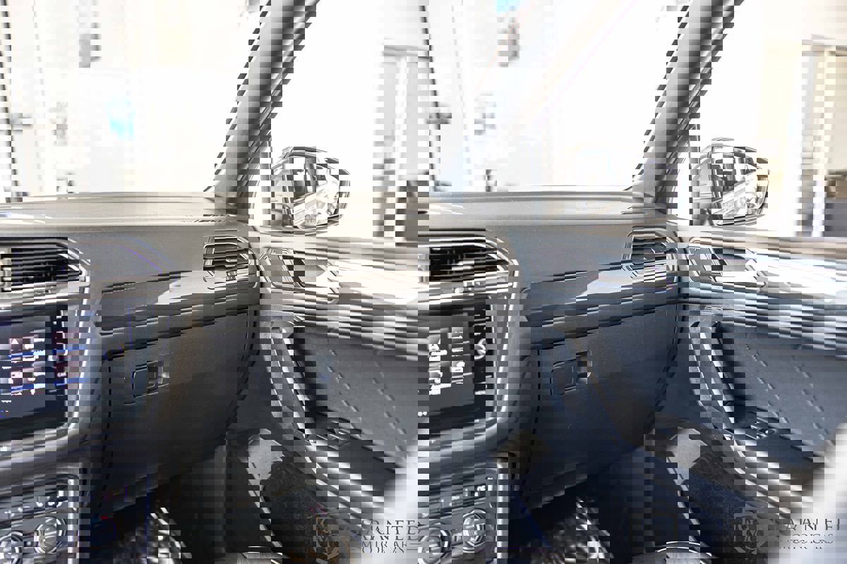 Used 2019 Volkswagen Tiguan SEL Premium image 39