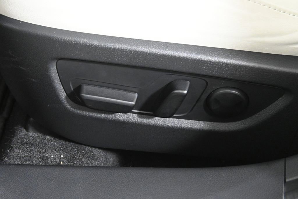 Used 2024 MAZDA CX-30 AWD 2.5 S w/ Premium Package image 29