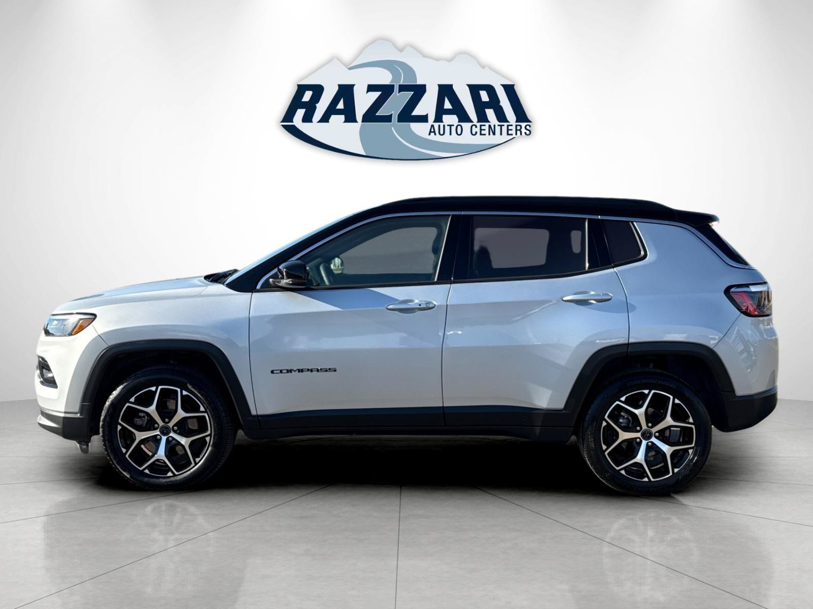 Used 2025 Jeep Compass Limited AWD/4WD image 6