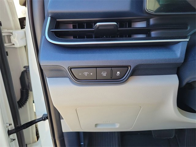 Used 2025 Kia Carnival EX image 16