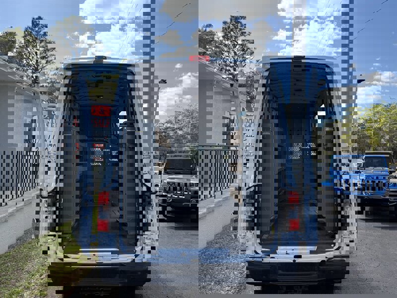 Used 2018 Nissan NV 2500 SV image 28