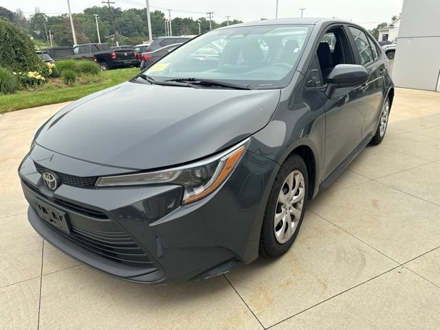 Used 2024 Toyota Corolla LE FWD image 3