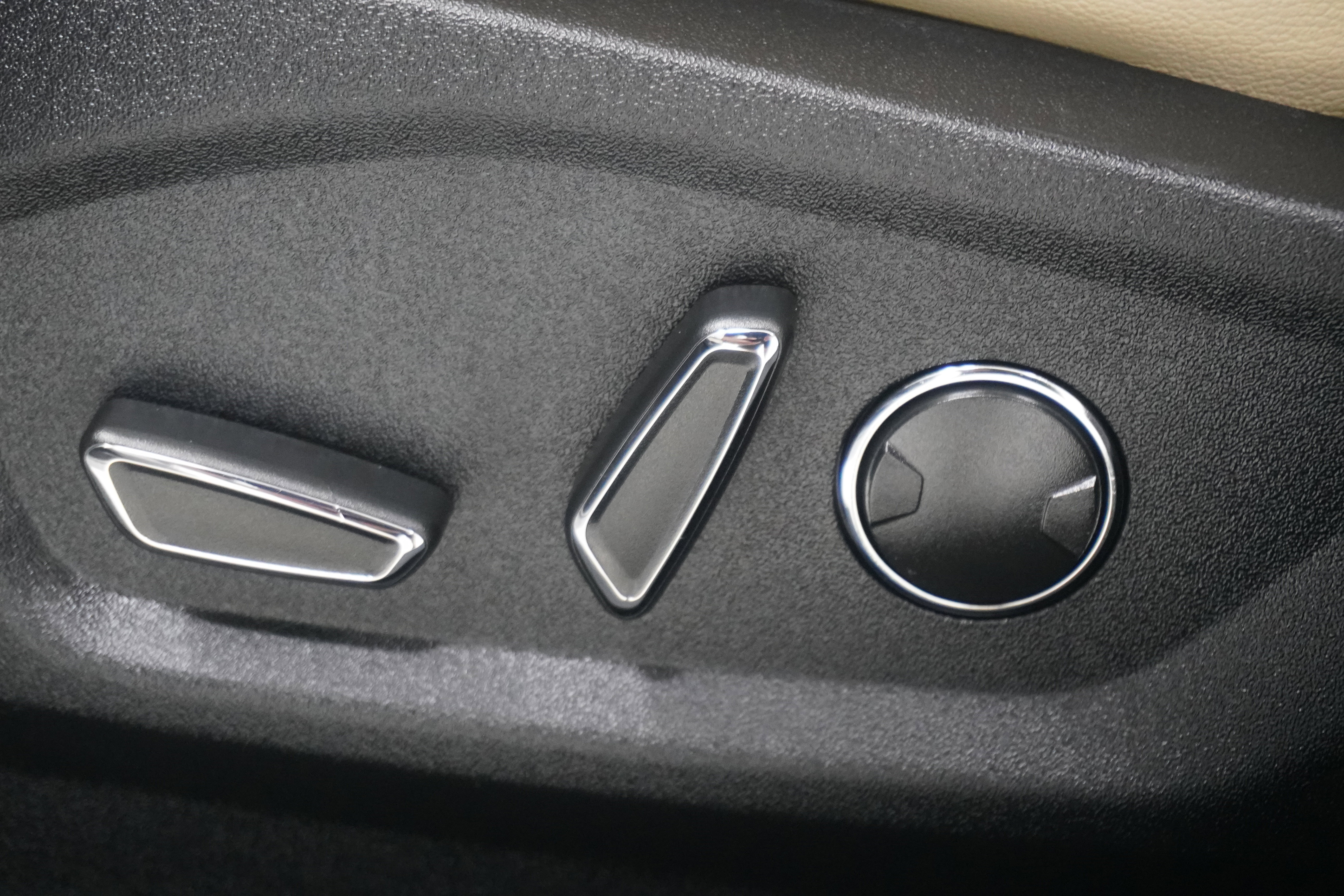 Used 2016 Ford Edge SEL w/ Equipment Group 201A FWD image 14