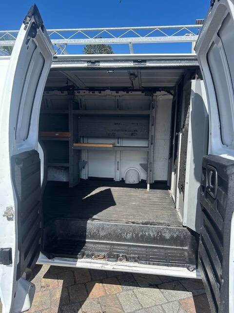 Used 2019 GMC Savana 2500 w/ Driver Convenience Package RWD image 13