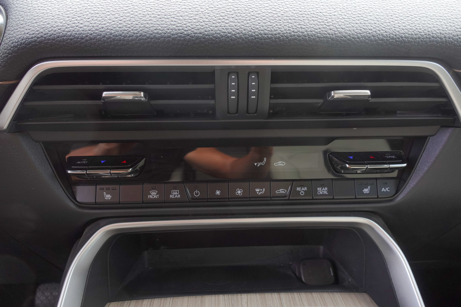 Certified 2024 MAZDA CX-90 Plug-In Hybrid w/ Preferred AWD/4WD image 25