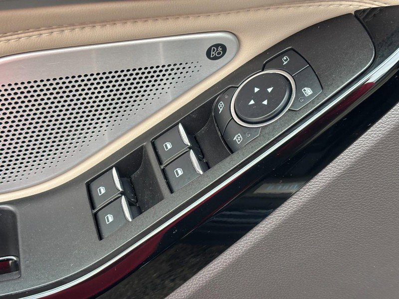 Used 2023 Ford Explorer Platinum w/ Technology Package image 18