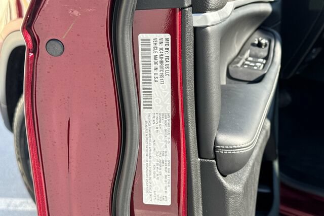 New 2026 Jeep Grand Cherokee Limited w/ Limited Altitude Package AWD/4WD image 25