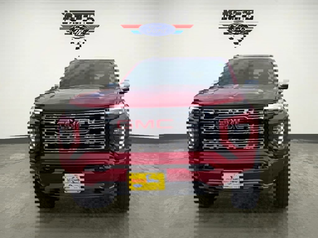 Used 2024 GMC Canyon Denali image 8