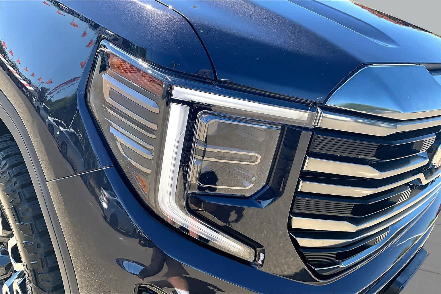 Used 2023 GMC Sierra 1500 AT4 w/ AT4 Premium Package AWD/4WD image 27