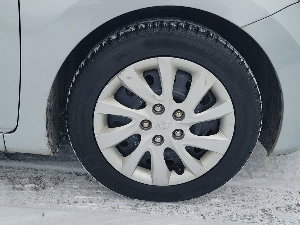 Used 2012 Hyundai Elantra GLS image 6