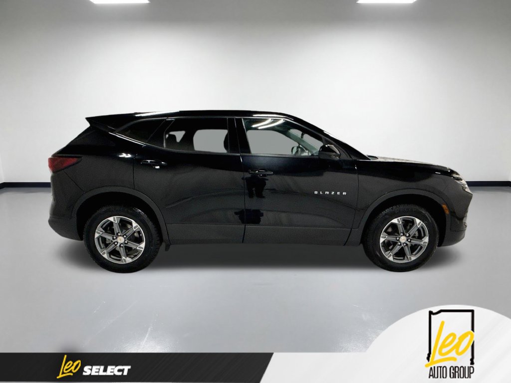 Used 2023 Chevrolet Blazer LT FWD image 5