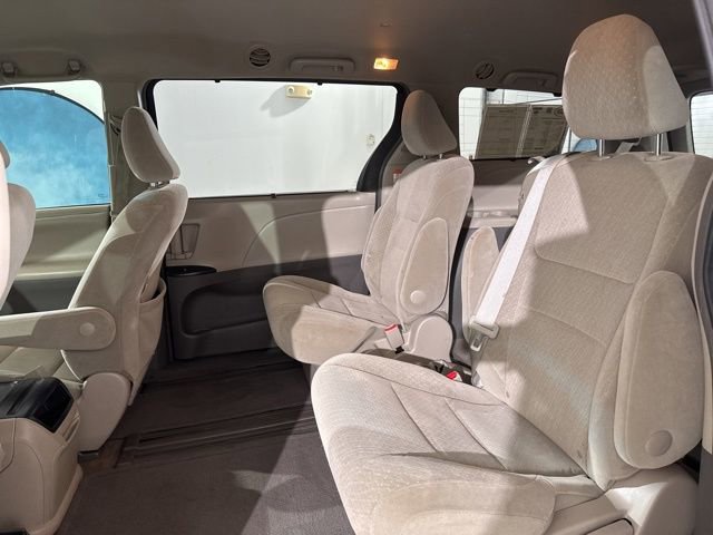 Used 2015 Toyota Sienna LE FWD image 15