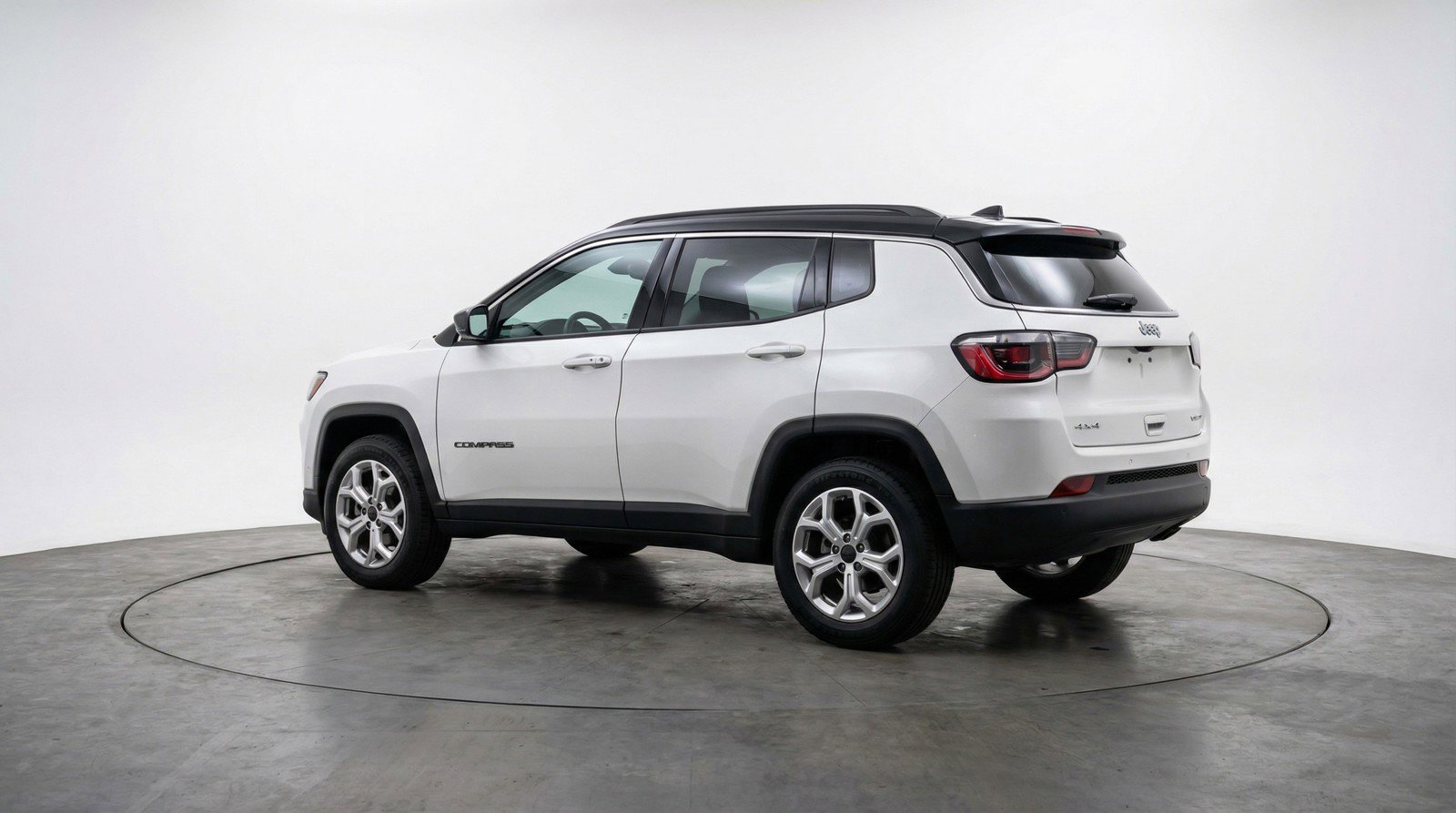 Used 2025 Jeep Compass Latitude image 6