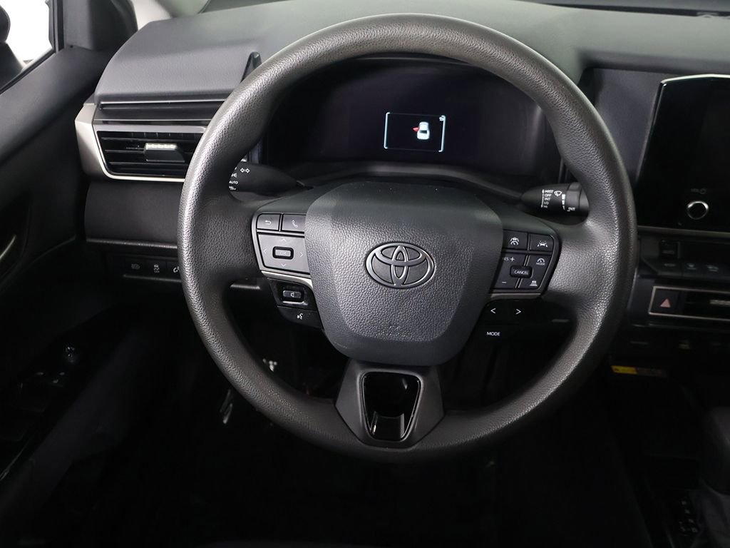 Used 2025 Toyota Camry LE FWD image 31