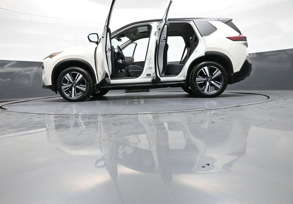 Used 2023 Nissan Rogue SL w/ SL Premium Package image 49