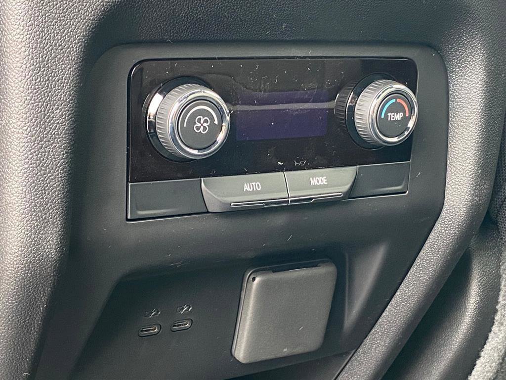 New 2026 Chevrolet Traverse LT w/ Sun and Wheel Package image 21