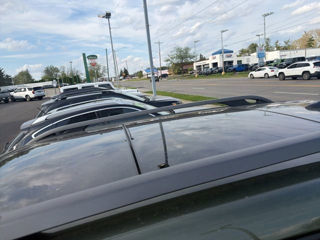 Used 2021 Jeep Cherokee Trailhawk w/ Sun, Sound & Nav Group AWD/4WD image 3