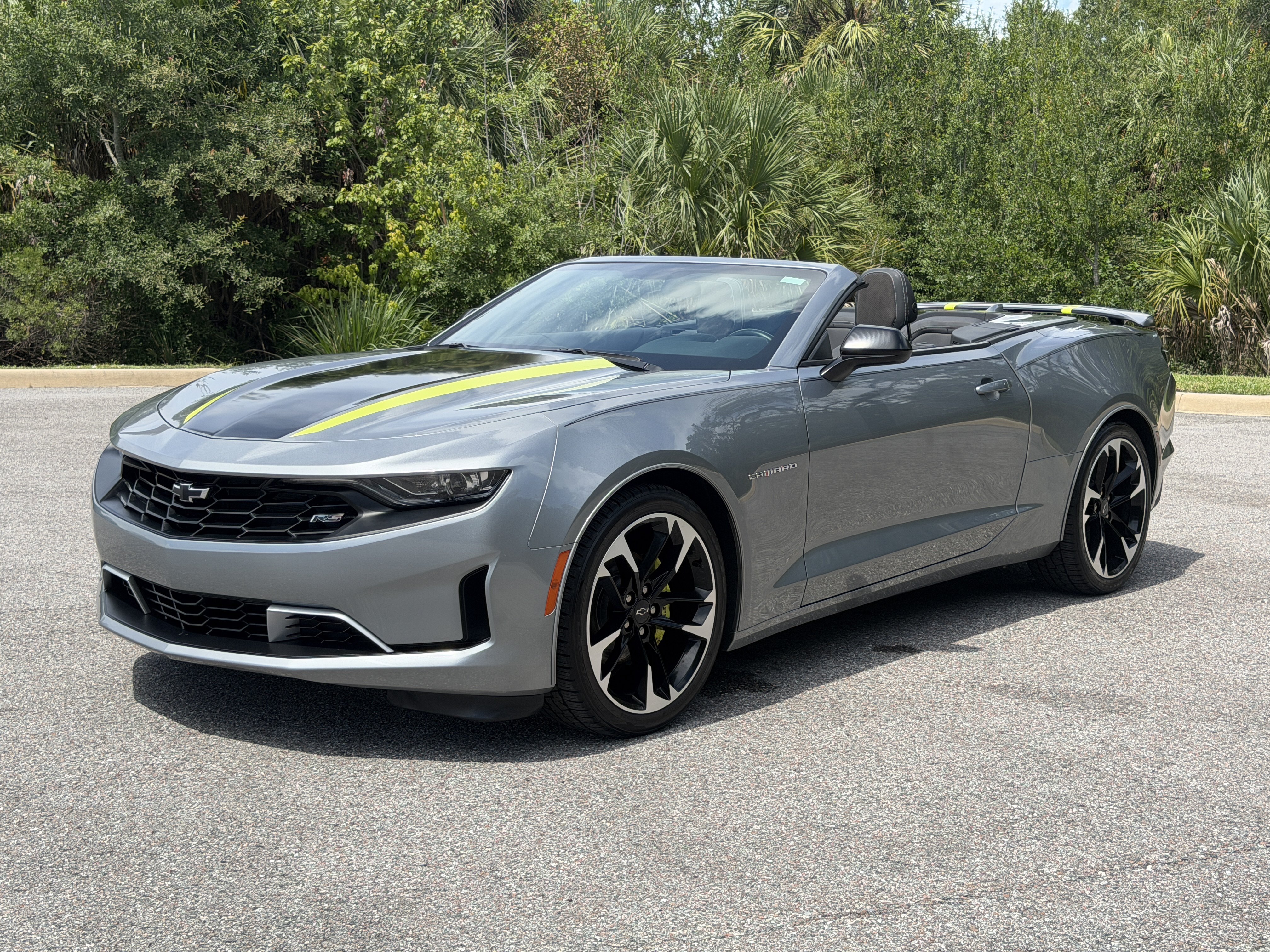 Used 2023 Chevrolet Camaro LT RWD image 3
