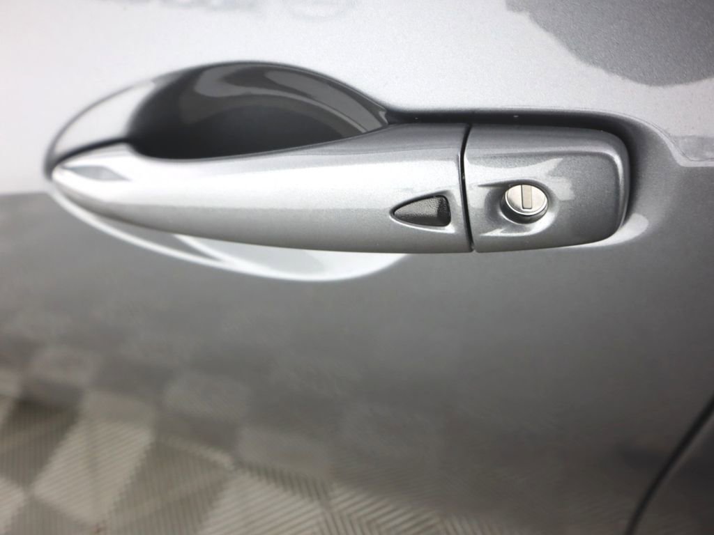 Certified 2025 Nissan Versa SR w/ Trunk Package image 29