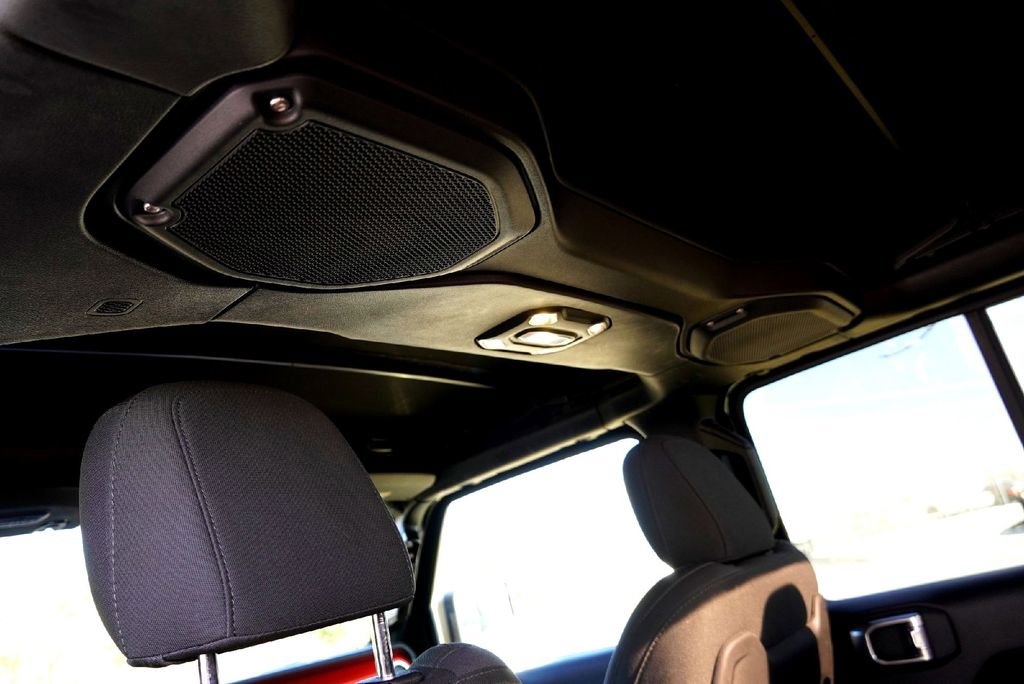 Used 2022 Jeep Gladiator Rubicon w/ Safety Group image 36