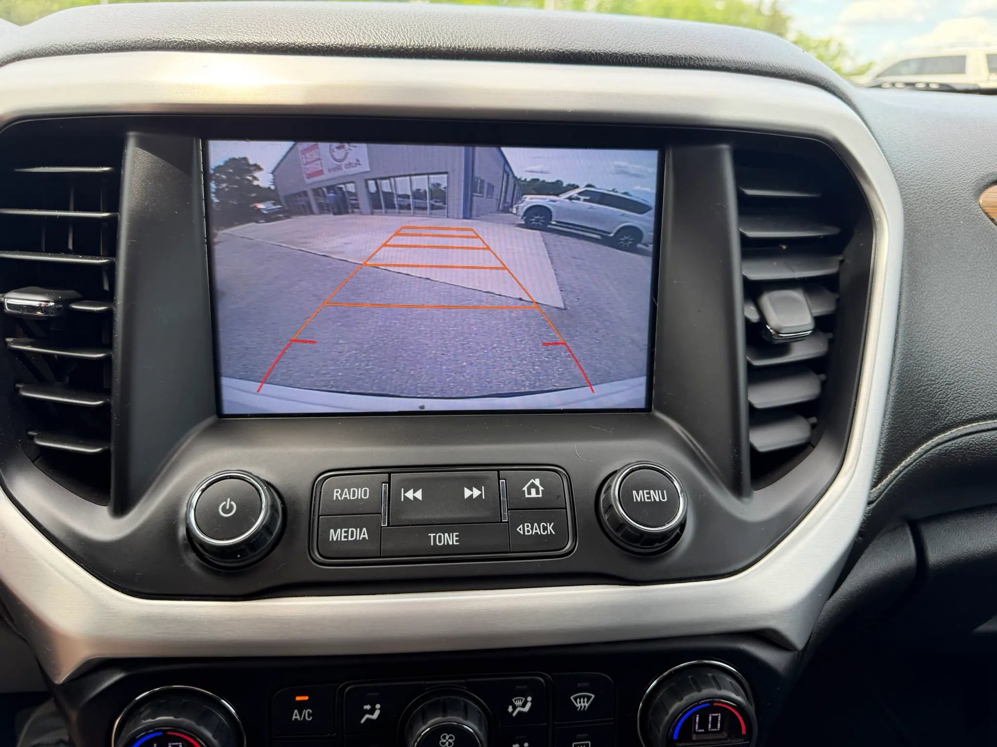 Used 2017 GMC Acadia SLE w/ Driver Alert Package I AWD/4WD image 6