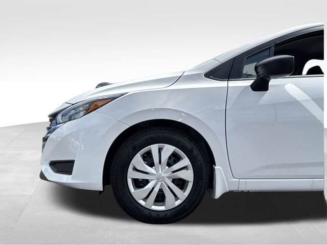 Used 2025 Nissan Versa S image 9