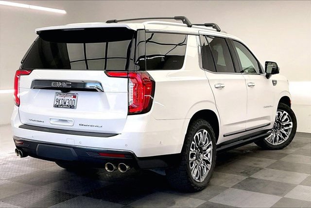 Used 2023 GMC Yukon Denali Ultimate AWD/4WD image 13