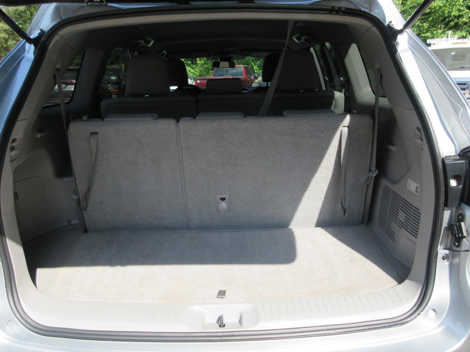 Used 2018 Toyota Highlander LE FWD image 28