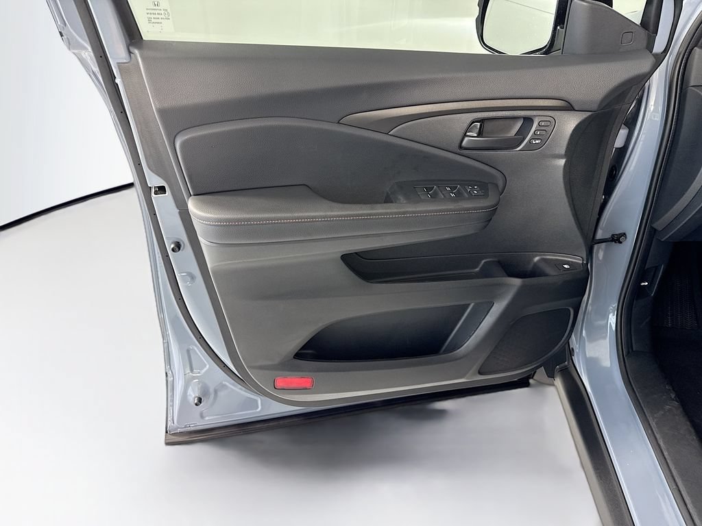 Certified 2025 Honda Ridgeline TrailSport image 24